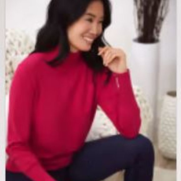 LAURA:   Essential Turtleneck Sweater - fuschia - Picture 2 of 7